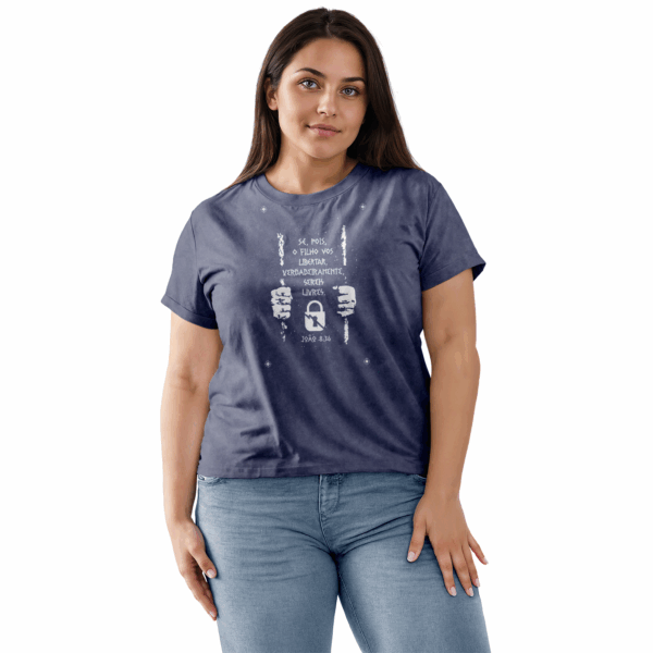 Camiseta Estonada Feminina Azul Se, pois, o filho vos libertar, verdadeiramente, sereis livres - João 8:36